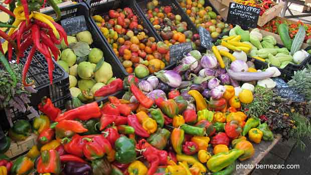 Royan, le marché, couleurs fruits et légumes