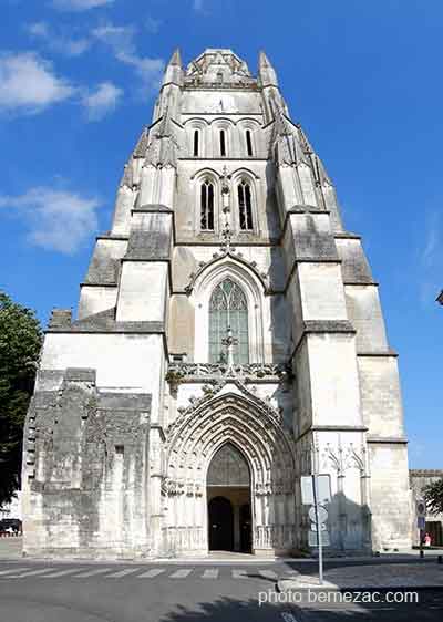 Saintes cathedrale saint-pierre