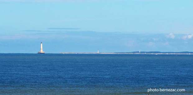 Soulac-sur-Mer, face au phare de Cordouan