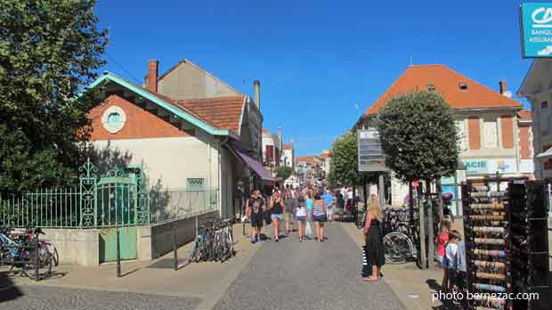 Soulac-sur-Mer, la rue piétonne