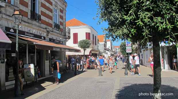 Soulac-sur-Mer, la rue piétonne